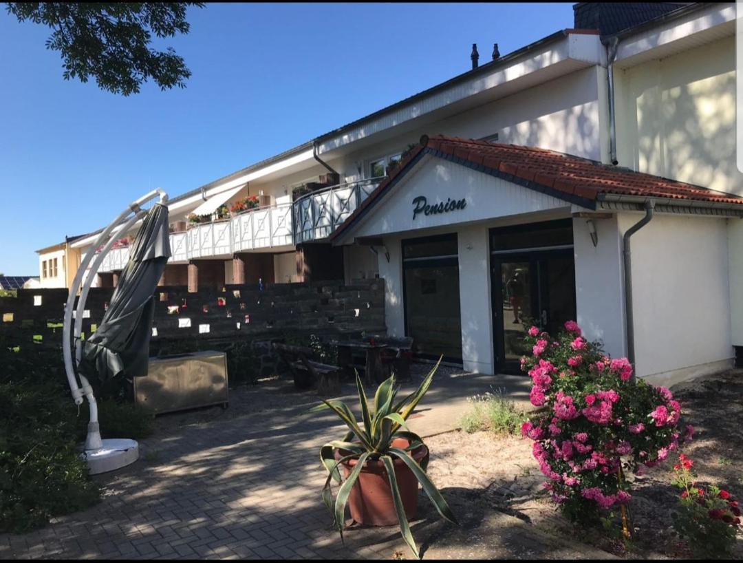 Pension " Zu Den Linden" Trin Trinwillershagen Bagian luar foto